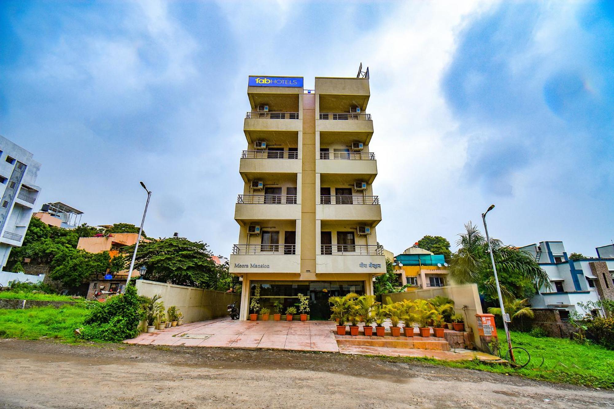 Fabhotel Mountain High - Nr Lifeline Hospital