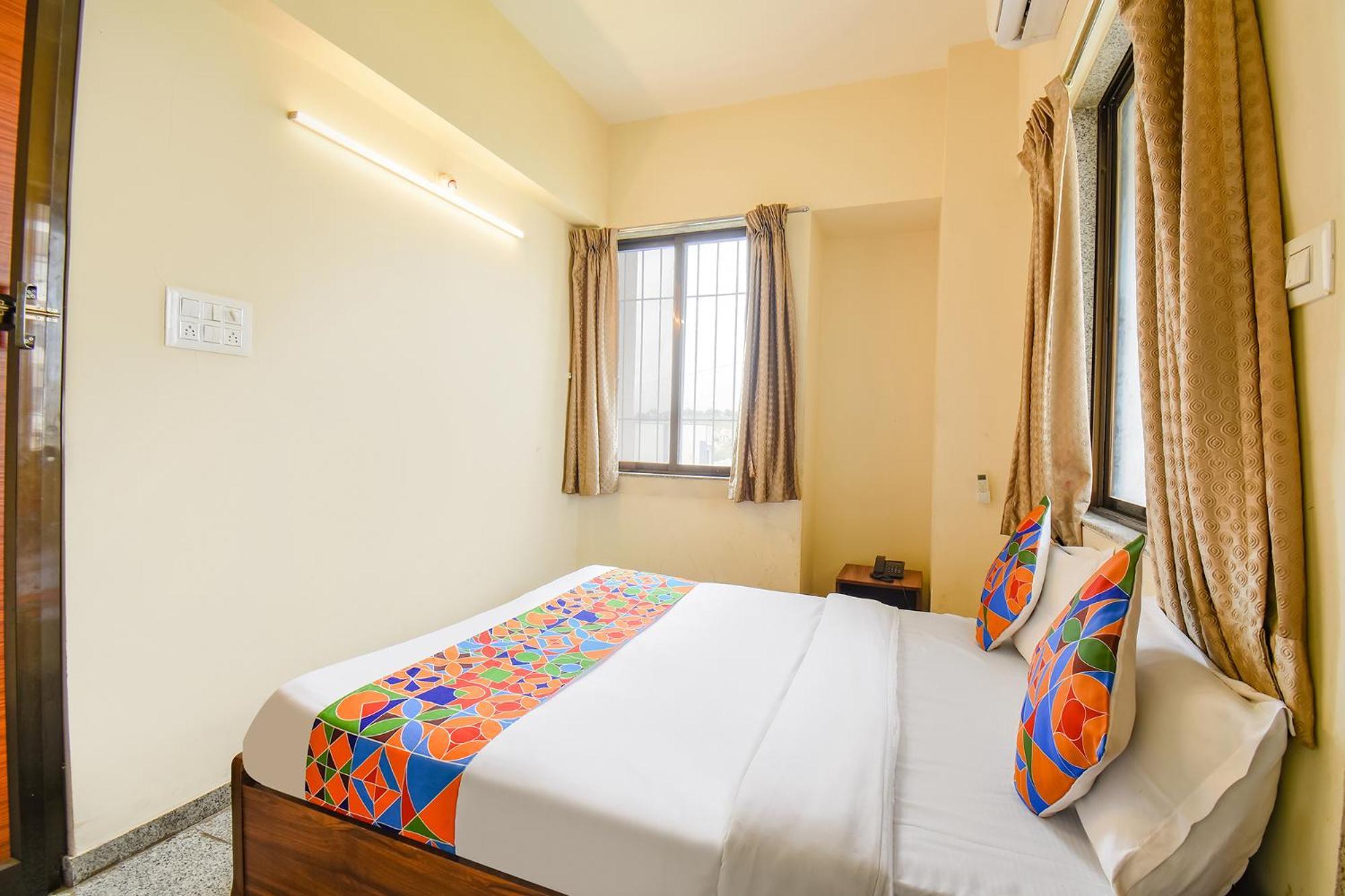 Hotel Fabhotel Mountain High - Nr Lifeline Hospital Pune